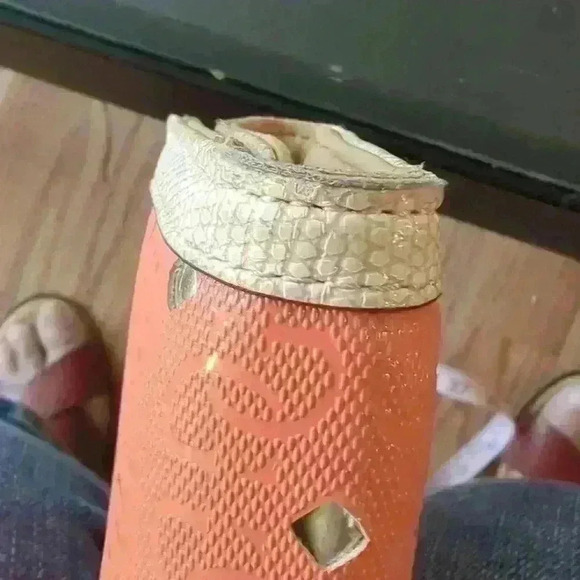 Guess Tri-fold Wallet - Picture 11 of 15